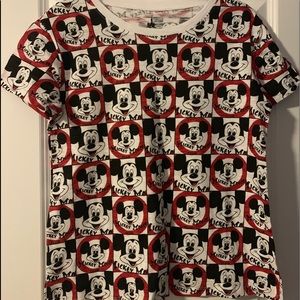 BRAND NEW Walt Disney World Tshirt (shopdisney)